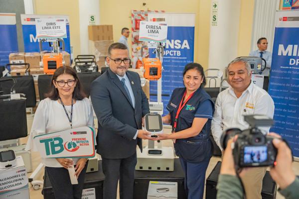Donación equipos Fondo Mundial - Proyecto País TB - VIH