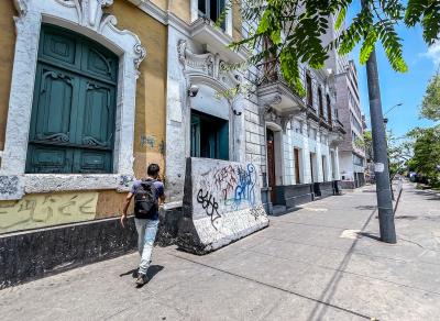 'El Muro': Casona habitada por mujeres trans